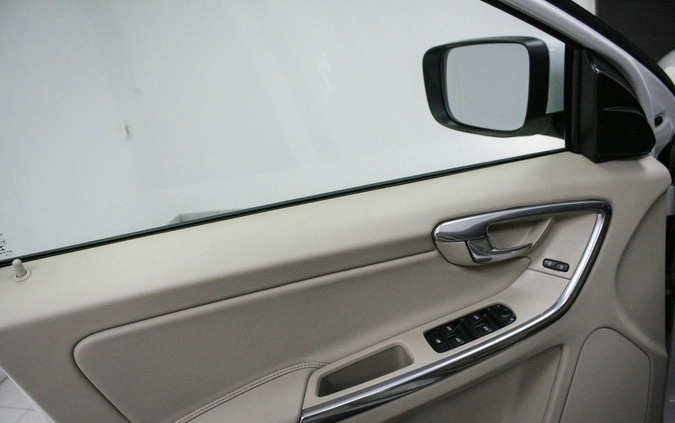 Volvo XC 60 cena 65900 przebieg: 142000, rok produkcji 2013 z Puszczykowo małe 172